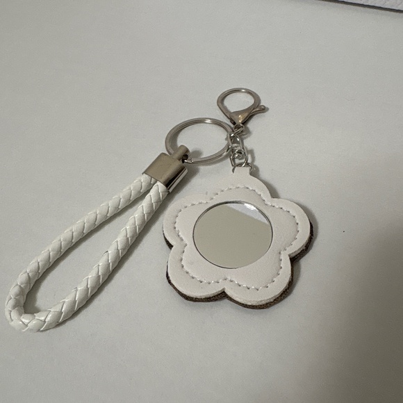 Authentic up-cycled Gucci mirror keychain/Bagcharm - Picture 2 of 4